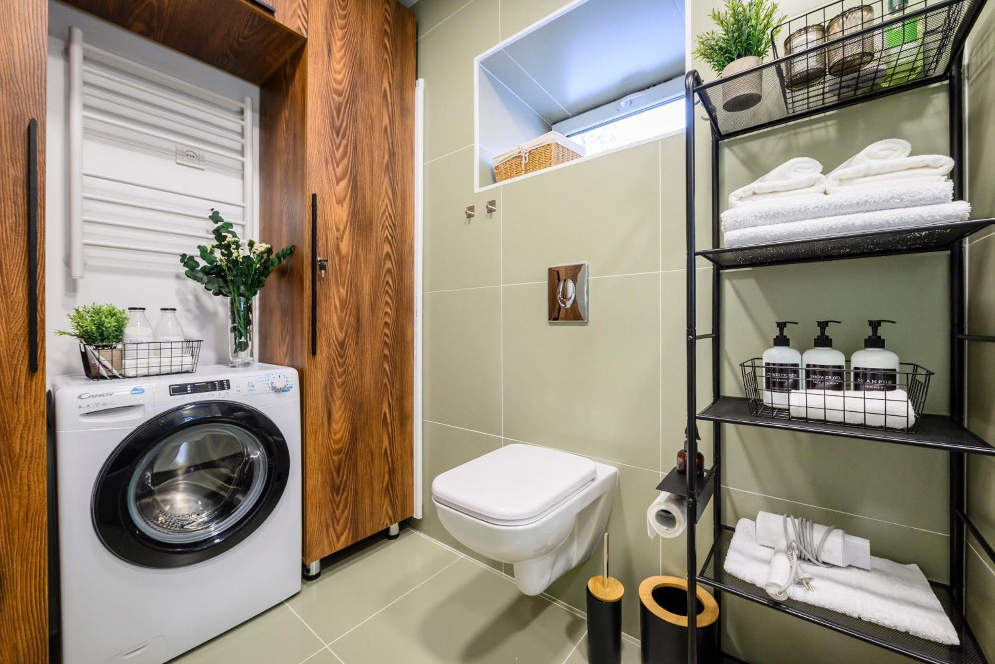 Mid-Century Charm Apartments В Центре Алматы Esterno foto