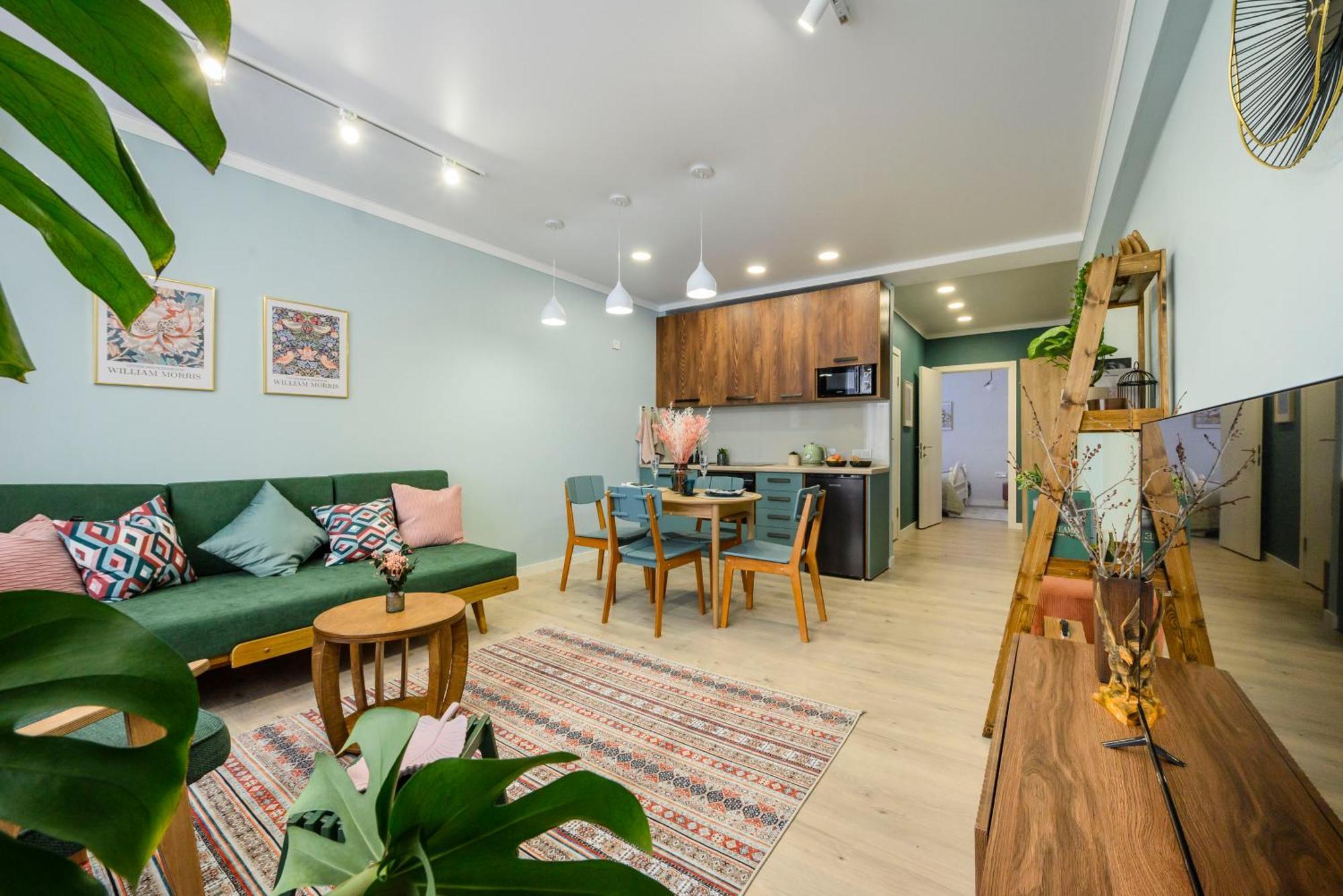 Mid-Century Charm Apartments В Центре Алматы Esterno foto